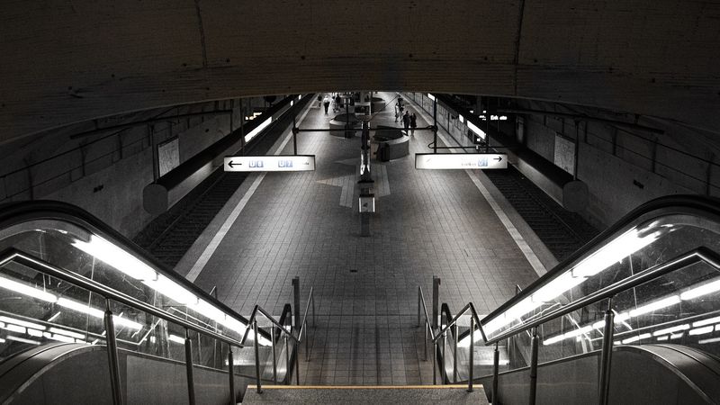 Incident grav la metrou &icirc;n stația Petrache Poenaru! O persoană s-a aruncat &icirc;n fața trenului 
