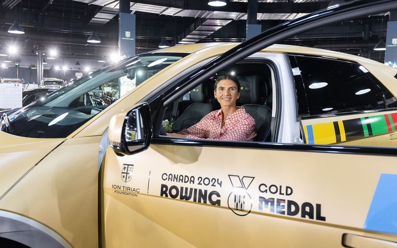 Ion Țiriac i-a cerut Ionelei Cozmiuc să îi returneze mașina făcută cadou