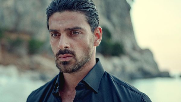 Michele Morrone se află în România! Ce a făcut celebrul actor în București