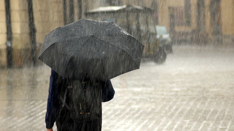 Un aer polar schimbă radical vremea! Cod galben de ploi torențiale și scăderi drastice de temperatură &icirc;n toată țara