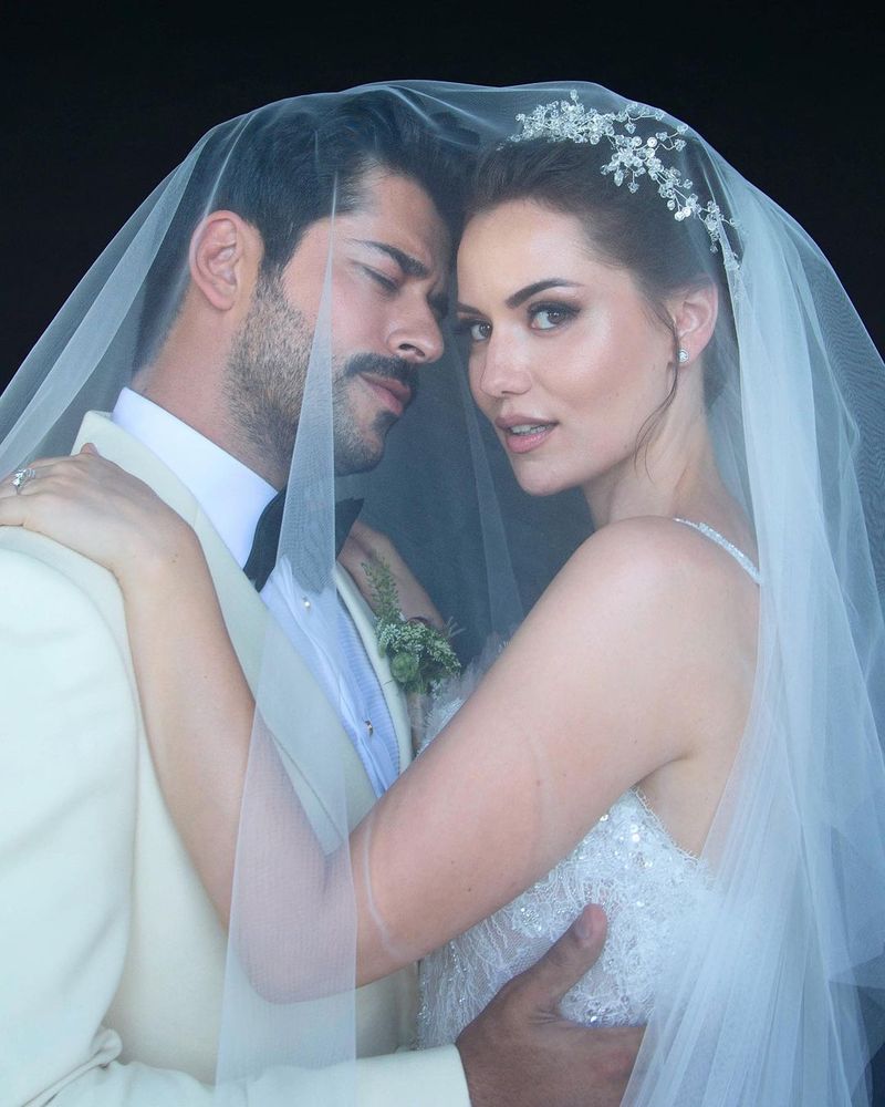 Fahriye Evcen și Burak Özçivit