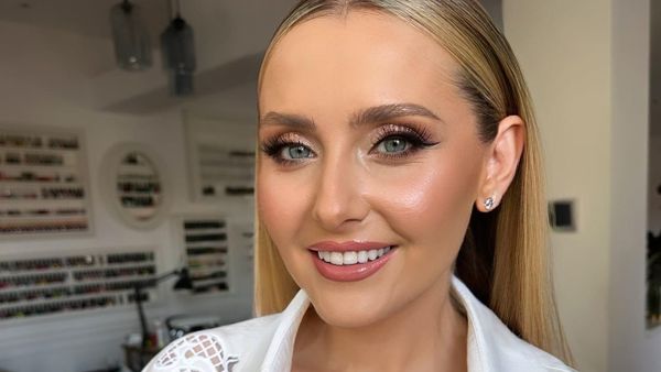 Alina Sorescu îl bate cu propriile arme pe fostul ei soț, Alexandru Ciucu: "De multe ori plâng și îl roagă pe tatăl lor să le aducă la cursuri, spectacole"