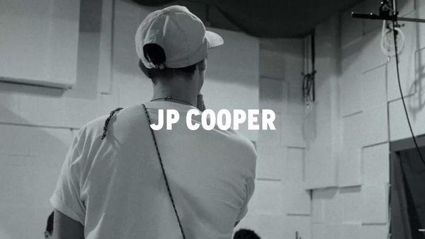 JP Cooper a lansat "Diamonds & Gold", o dedicație pentru soția lui