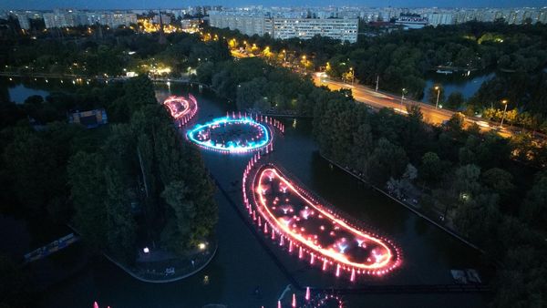 S-a modificat ora de &icirc;ncepere a spectacolului f&acirc;nt&acirc;nilor arteziene din Piața Unirii și Parcul IOR. Anunțul făcut de PS3