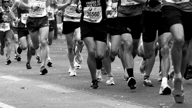 Cine este celebrul TikToker care a murit la 35 de ani după ce a participat la un maraton