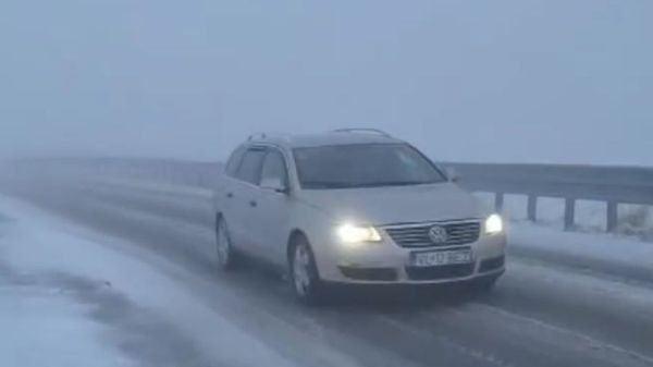 A nins pe Transalpina! La ce trebuie să fie atenți șoferii &icirc;nainte de a traversa masivul Par&acirc;ng