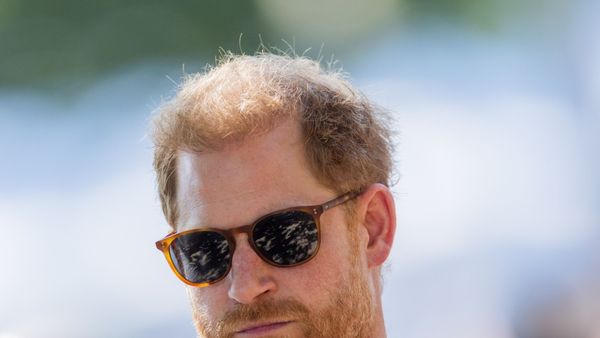 Detaliul pe care puțini l-au observat &icirc;n fotografia postată de familia regală de ziua de naștere a prințului Harry! Fiul cel mic al regelui Charles a &icirc;mplinit 40 de ani