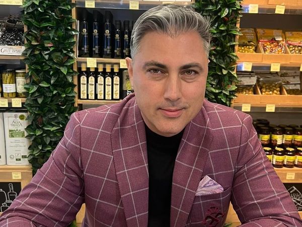 De ce Alexandru Ciucu nu vrea să renunțe nici acum la verighetă