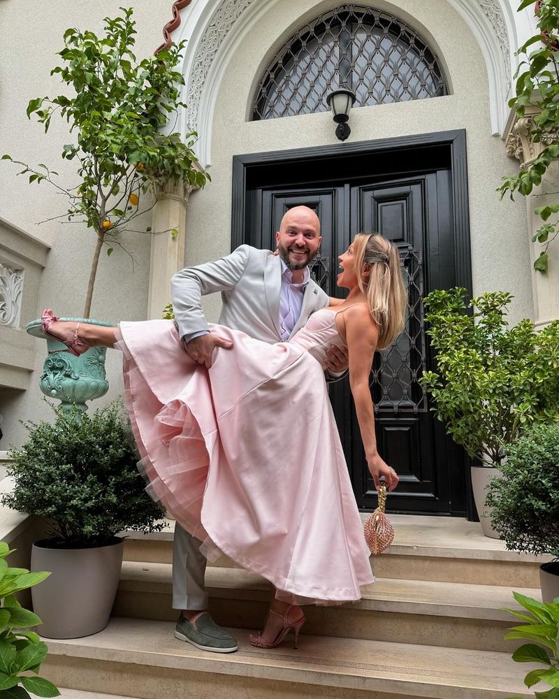 Lora și Ionuț Ghenu s-au căsătorit după 9 ani de relație 