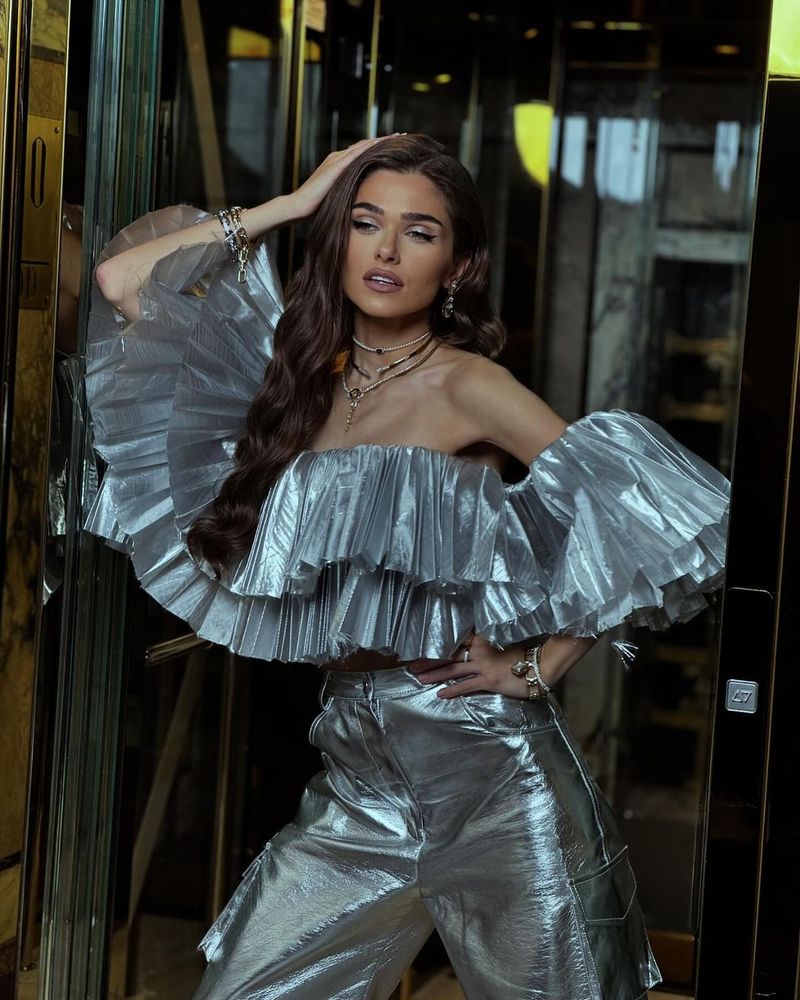 Theo Rose in lacrimi