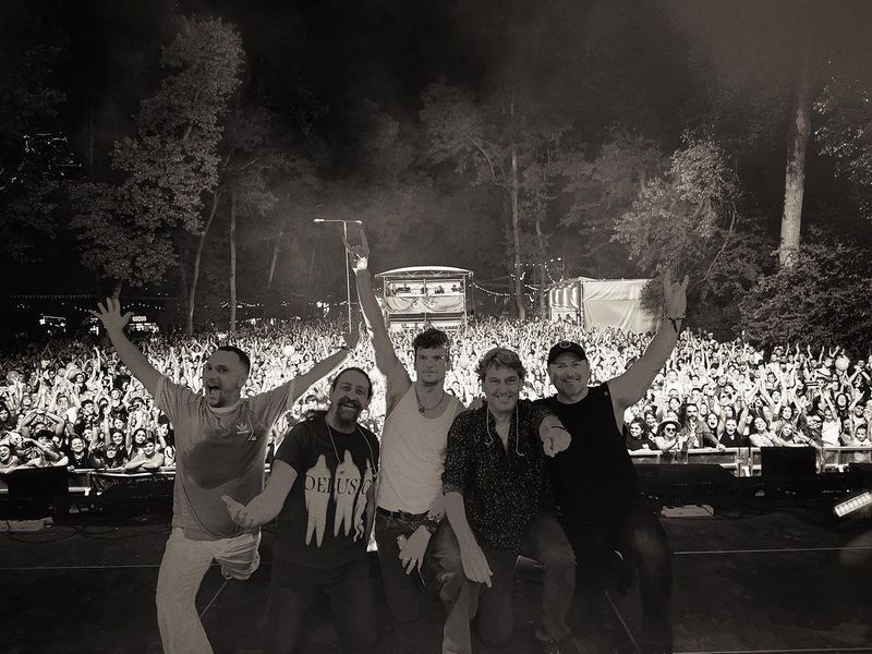 Vești proaste pentru cei care voiau să meargă la concert la Tudor Chirilă în această perioadă 