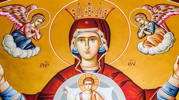 Sărbătoare mare pe 1 OCTOMBRIE 2024! Creștinii prăznuiesc Acoperăm&acirc;ntul Maicii Domnului. Ce nu ai voie să faci sub nicio formă