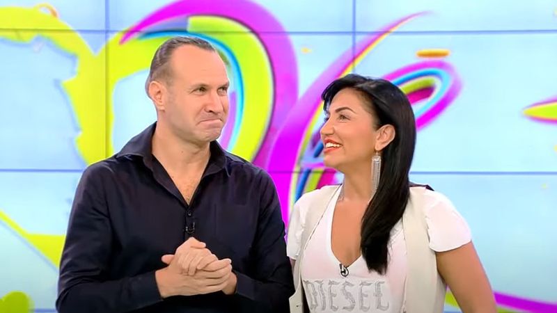 Imagini incredibile cu Alin Oprea și Larisa Uță! Au mers &icirc;n fața altarului &icirc;n urmă cu 25 de ani, dar au divorțat &icirc;n 2021. Ce spune artistul acum despre fosta soție, cu lacrimi &icirc;n ochi?