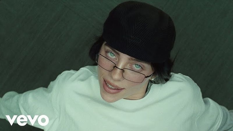 Billie Eilish a lansat videoclipul piesei "Birds Of A Feather", extrasă de pe albumul "Hit Me Hard And Soft"