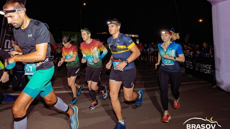 Brașov Marathon Night Challenge &icirc;ncepe m&acirc;ine, 5 octombrie! 350 de alergători se vor &icirc;ntrece la ediția din 2024