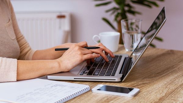 Caz șocant &icirc;n București! O t&acirc;nără de 27 de ani a murit la locul de muncă după ce șefii au ignorat starea ei și au refuzat să cheme ambulanța sau să o trimită acasă