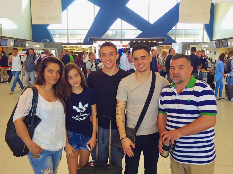 Ce i-a ipsit lui Leonard Doroftei în copilărie? 