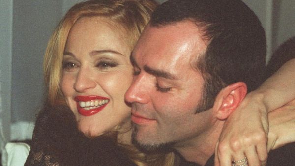 Madonna, mesaj cutremurător după moartea fratelui său, Christopher: &bdquo;Ne-am ținut de m&acirc;nă și am dansat prin nebunia copilăriei noastre. L-am admirat&rdquo;