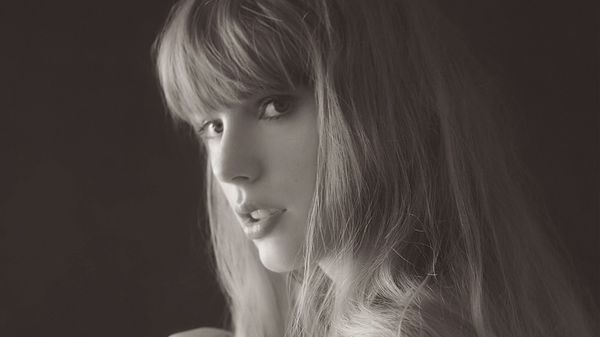 Taylor Swift bate record după record! Cum a ajuns să fie cea mai bogată artistă din lume: averea sa o depășește pe cea a Rihannei