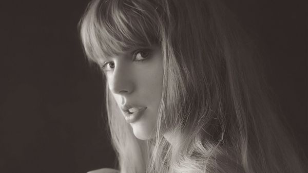 Taylor Swift bate record după record! Cum a ajuns să fie cea mai bogată artistă din lume: averea sa o depășește pe cea a Rihannei