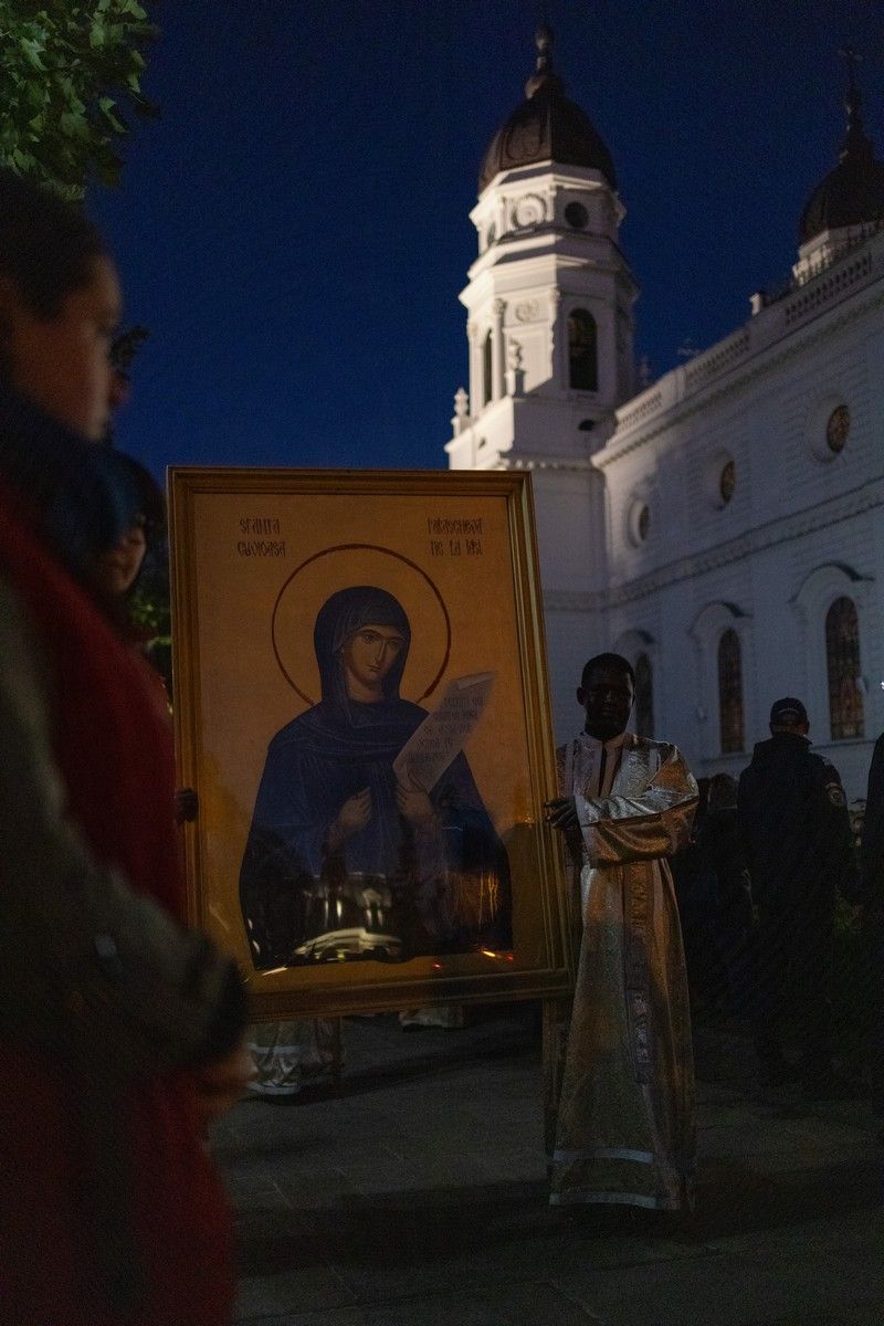 Motivul pentru care este bine să citim Acatistul Sfintei Cuvioase Parascheva 