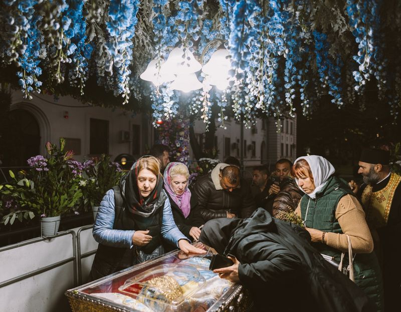 Acatistul Sfintei Cuvioase Parascheva face minuni pentru credincioși 