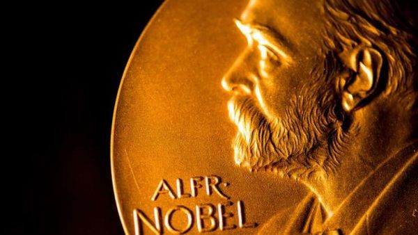Cine va c&acirc;știga Premiul Nobel pentru Chimie 2024? Materialele inovatoare și inteligența artificială, &icirc;n topul favoriților