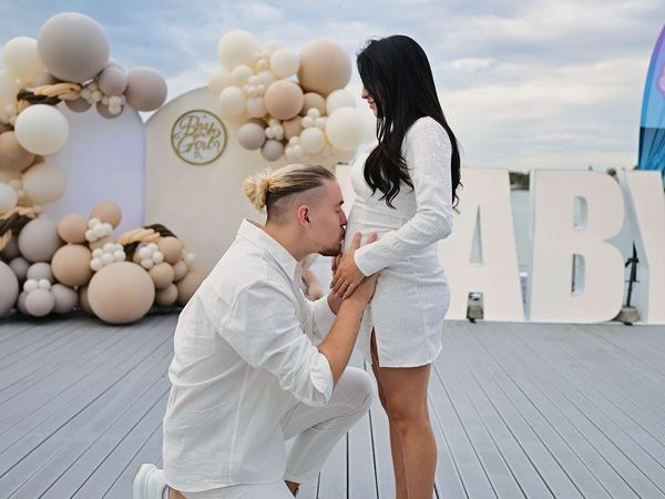 Modul emoționant prin care Larisa Iordache și Cristian Chiriţă au anunțat sexul bebelușului lor: &bdquo;Te aşteptăm cu inima plină de bucurie&rdquo;