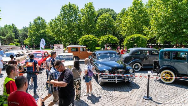 Retro Parada Toamnei, pe 20 octombrie 2024, &icirc;n București! 200 de autovehicule istorice vor fi expuse la eveniment