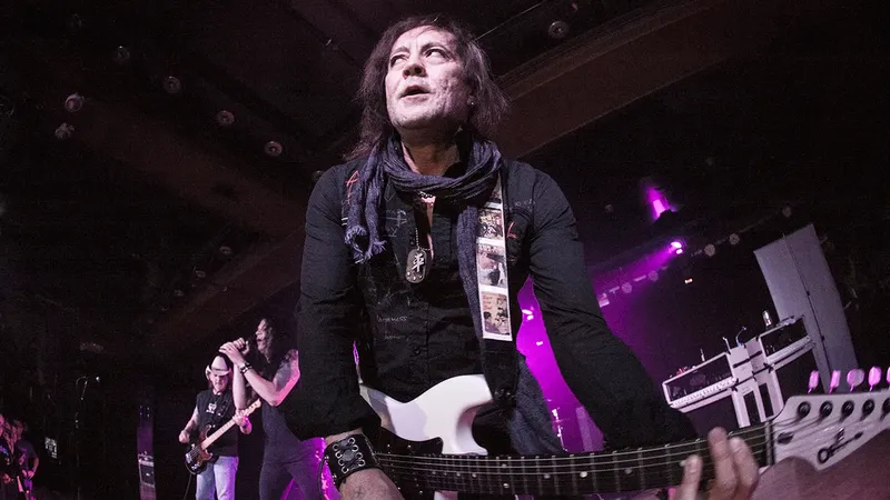 Jake E. Lee impuscat