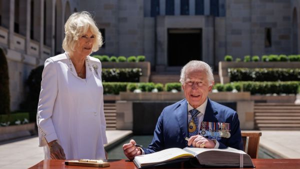 Regele Charles, acuzat de genocid de o senatoare indigenă &icirc;n timpul vizitei oficiale &icirc;n Australia: &bdquo;Ne-aţi distrus păm&acirc;ntul&rdquo;