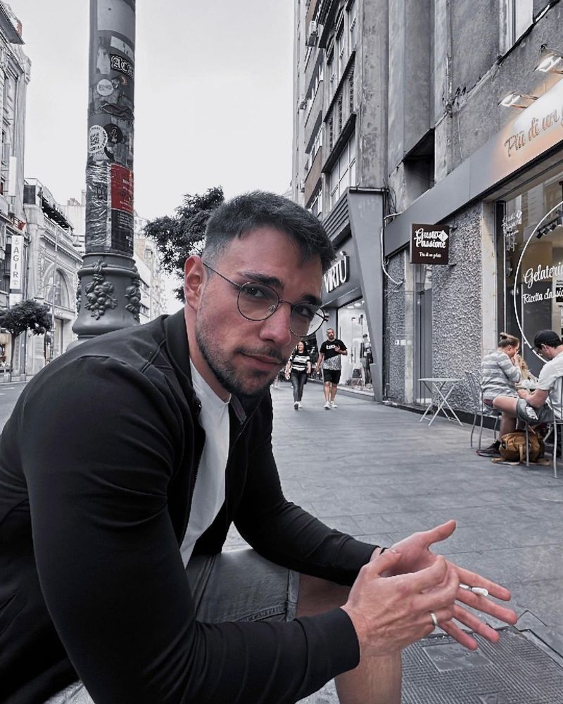 Cine este și cu ce se ocupă bărbatul care i-a furat inima lui Naomi Hedman? 