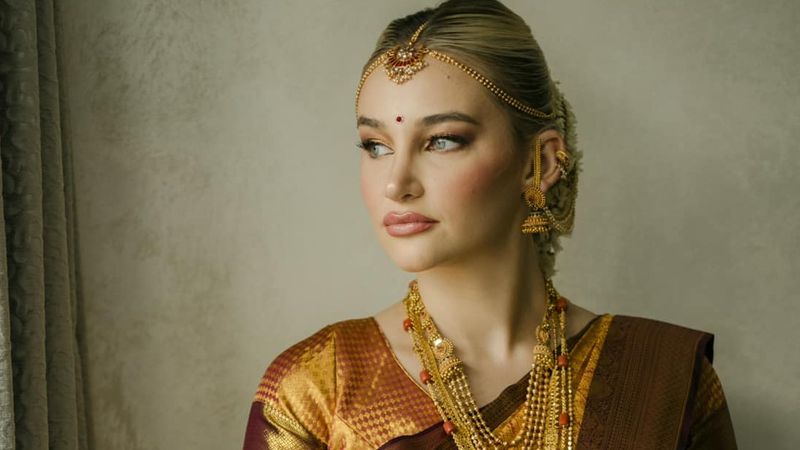 Andra Medintu, rom&acirc;nca din Arad căsătorită cu un milionar din India, și-a arătat opulența. Cum a impresionat la &icirc;ntoarcerea &icirc;n Rom&acirc;nia