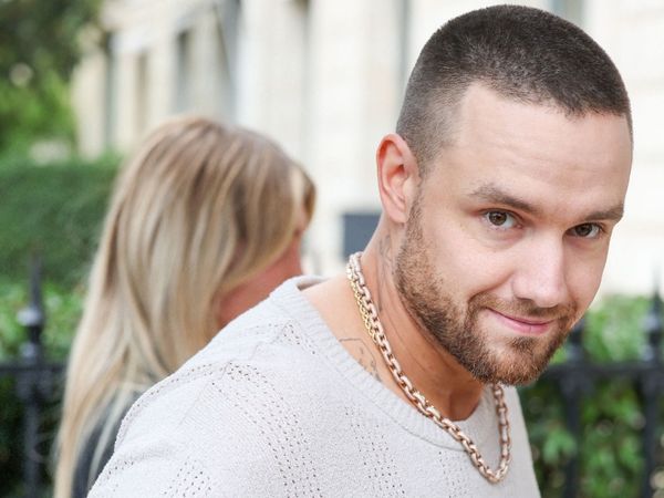Momentul &icirc;n care Liam Payne iese pe balcon și cade &icirc;n gol de la etajul 3 ar fi fost filmat: &bdquo;Nu a sărit intenționat. Aceste imagini se află &icirc;n dosarele oficiale&rdquo;