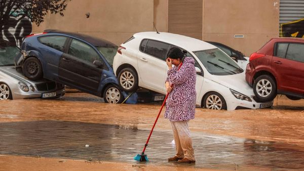 Apelul disperat al unei mame în Spania, după inundațiile devastatoare: „Ajutor! Este un cadavru în casa mea!”