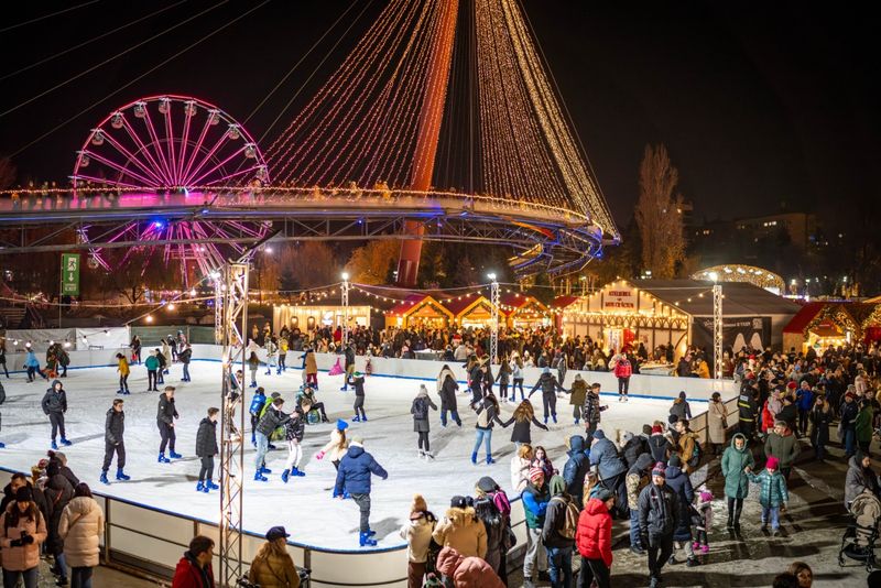 Ce te așteaptă la West Side Christmas Market 2024? 
