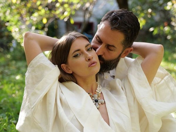 Iulia Albu regretă că și-a schimbat numele de familie după căsătoria cu Mihai Albu! Ce nume va purta dacă se căsătorește cu Mike?