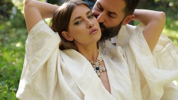 Iulia Albu regretă că și-a schimbat numele de familie după căsătoria cu Mihai Albu! Ce nume va purta dacă se căsătorește cu Mike?