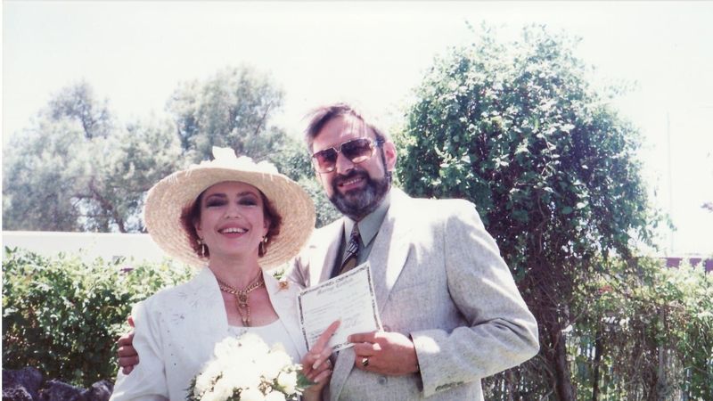 Imaginea postată de Corina Chiriac din ziua căsătoriei cu regretatul Virgil Anastasiu: &bdquo;Viața are umorul ei: o bucureşteancă se mărită la Las Vegas cu un constănțean!&rdquo;