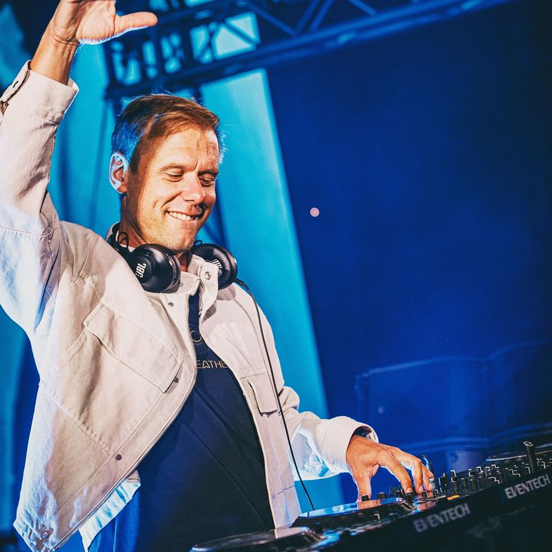 Armin van Buuren și W&W