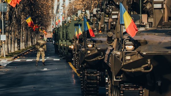 1 Decembrie 2024. La ce oră &icirc;ncepe parada militară organizată cu ocazia Zilei Naţionale a Rom&acirc;niei