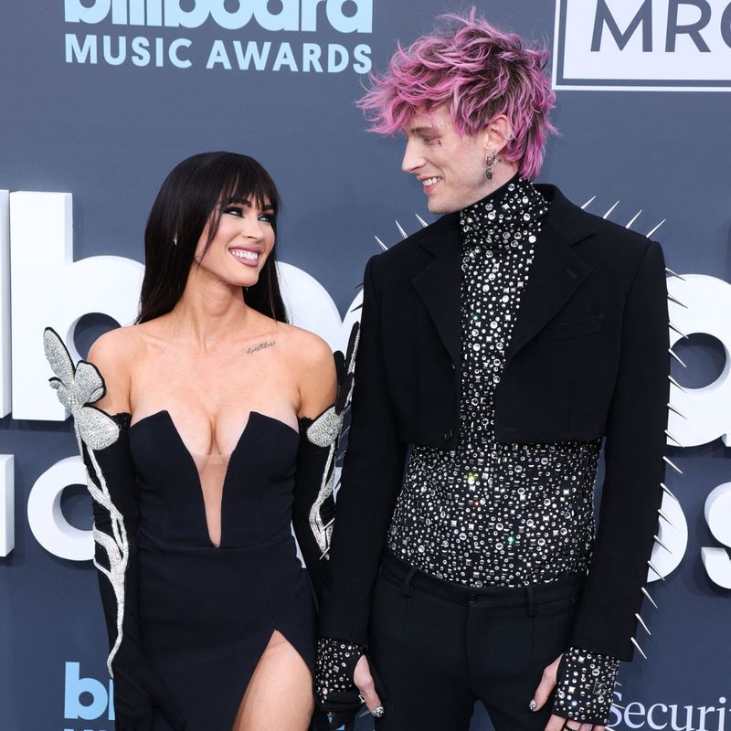 Megan Fox a anunțat că este însărcinată cu primul copil al artistului Machine Gun Kelly 