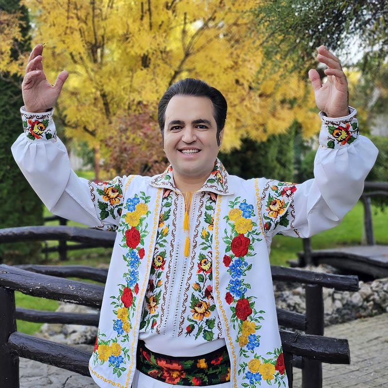 Igor Cuciuc, îngenuncheat de durere la căpătaiul fiicei lui. 