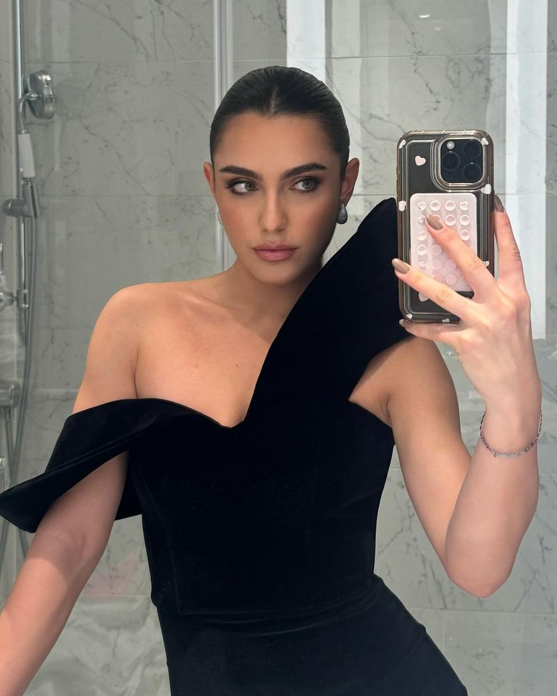 Alexia Eram își deschide afacere