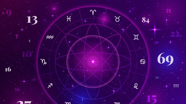 Horoscop zilnic, 22 noiembrie 2024: Săgetătorii se ocupă de proiecte care le aduc c&acirc;știguri mari. Capricornii trăiesc clipe de vis alături de partener&nbsp;
