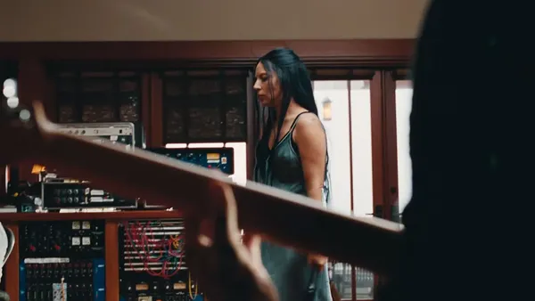 Lady Gaga a lansat varianta live a piesei &rdquo;Disease&rdquo;