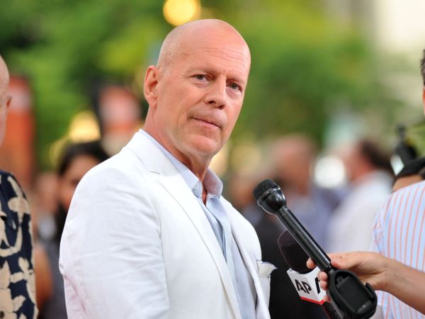 Imagini tulburătoare cu Bruce Willis, celebrul actor diagnosticat cu demență frontotemporală: &bdquo;Mi-a topit și mi-a fr&acirc;nt inima &icirc;n același timp&rdquo;