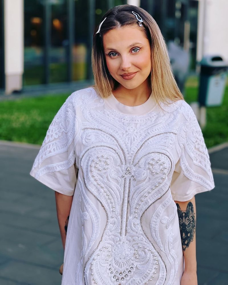 Cum se menține Alessandra în formă? 