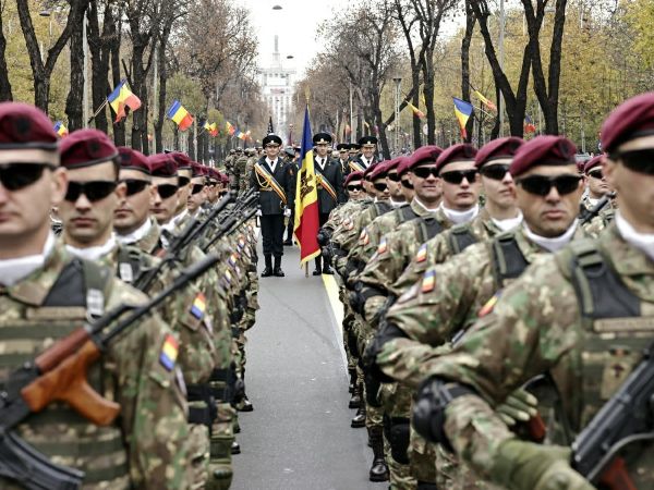 Parada Militară de 1 Decembrie 2024: Aproximativ 2.500 de militari vor defila &icirc;n Piaţa Arcul de Triumf. Repetiția generală va avea loc s&acirc;mbătă