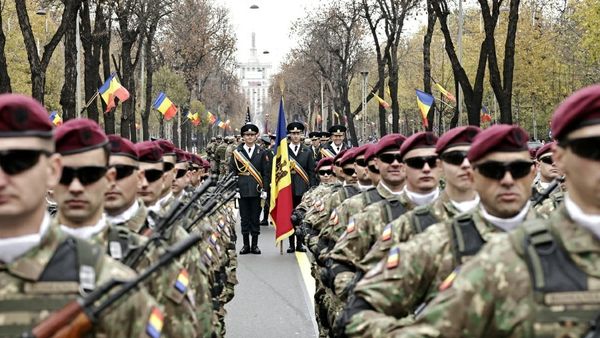 Parada Militară de 1 Decembrie 2024: Aproximativ 2.500 de militari vor defila în Piaţa Arcul de Triumf. Repetiția generală va avea loc sâmbătă